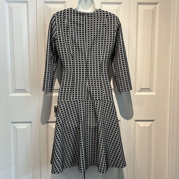 Calvin Klein Black/White 3/4 Sleeve Fit & Flare Dress Size 4 - Picture 7 of 12